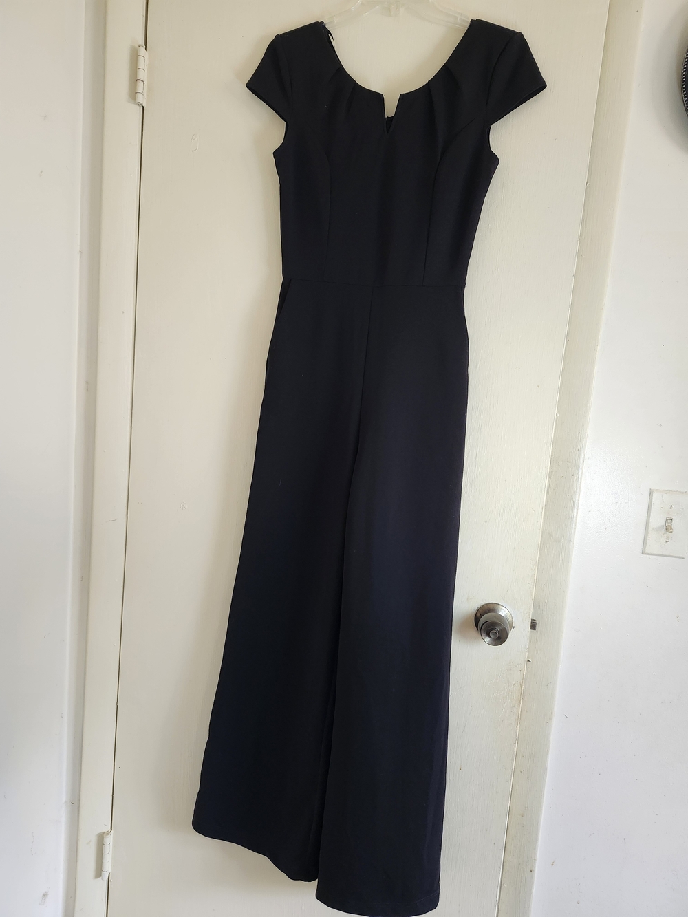 Lulu's Black Cap-Sleeve Wide-Leg Jumpsuit
